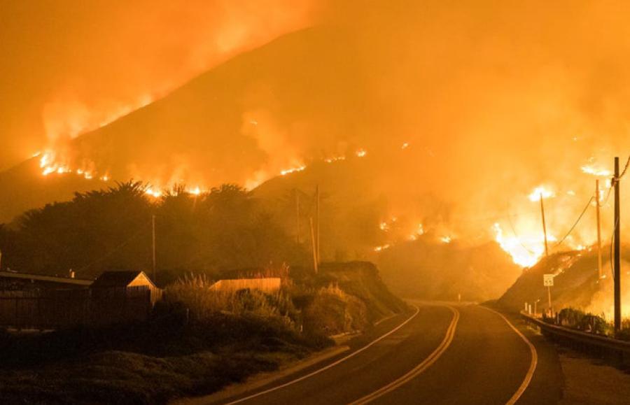 A wildfire during a drought in California 2022
